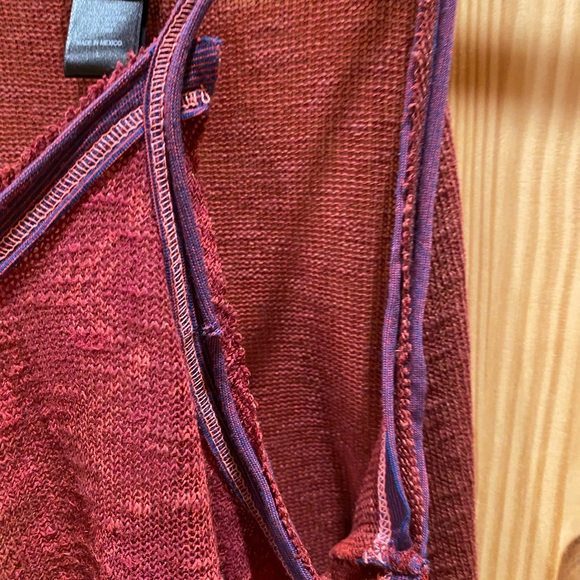 Daytrip boho knit top with faux buttons and lace accents. Size L. PTP 18” - Picture 4 of 10